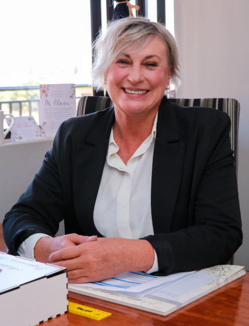 Mrs Jeanette Pretorius Pricipal